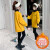 贝衣辰子供服女子童卫衣2020新型フュージョンの中で、大童秋冬スフィルの子供タオルネットは厚くて、ビロドの黄色の150ヤードをプレします。（身長140センチを奨励する。）