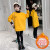 贝衣辰子供服女子童卫衣2020新型フュージョンの中で、大童秋冬スフィルの子供タオルネットは厚くて、ビロドの黄色の150ヤードをプレします。（身長140センチを奨励する。）